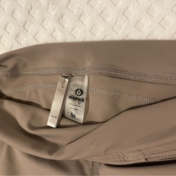 Mono b capri leggings NWT Medium - Picture 4 of 6